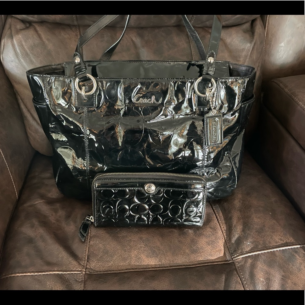 Coach gallery tote w/ wallet.